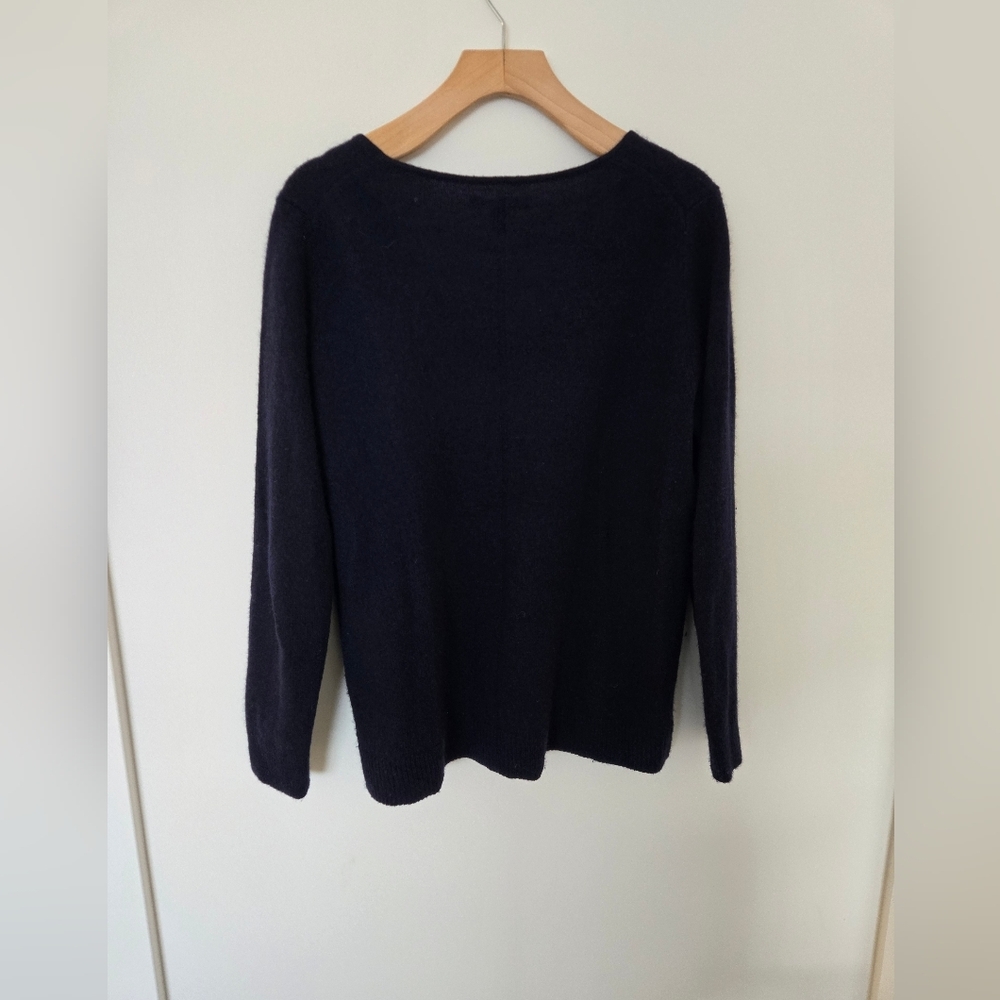 41 Hawthorn navy blue 100% cashmere long sleeve v neck sweater | Medium - Picture 3 of 5